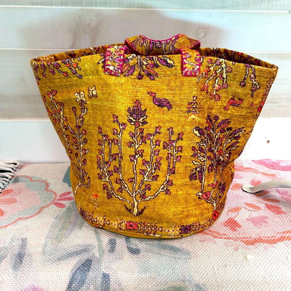 Anthropology tote